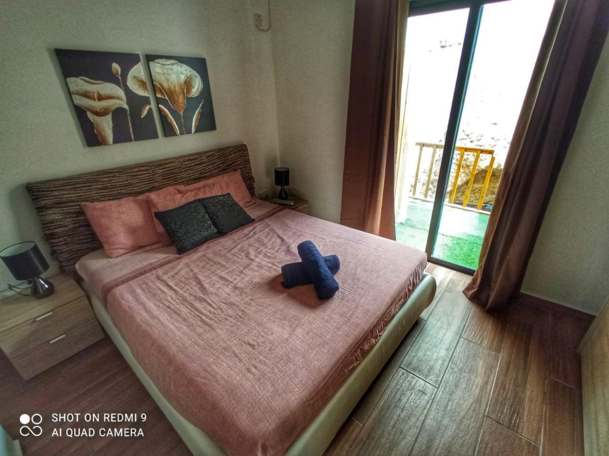Town House With Private Pool In Village Centre Kalkara エクステリア 写真